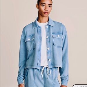 Lou & Grey Light Blue Button-Front Jean Jacket